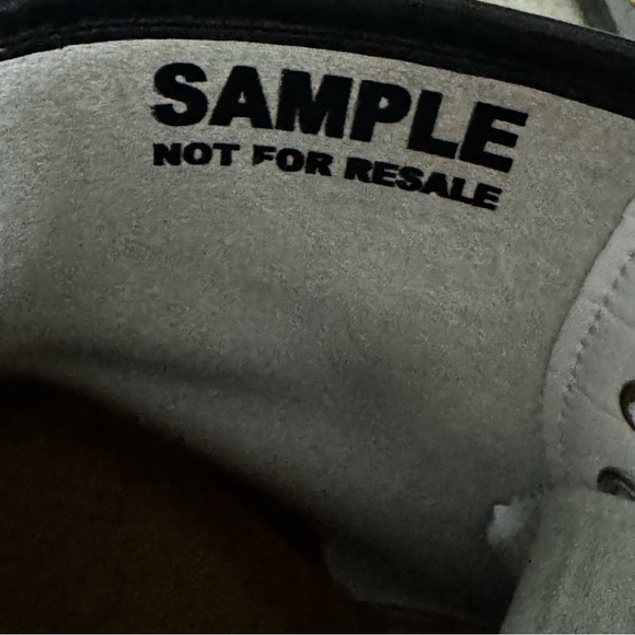 Dr. Martens 1460 Patent Leather Lace Up Boots Size 6 - Picture 7 of 9